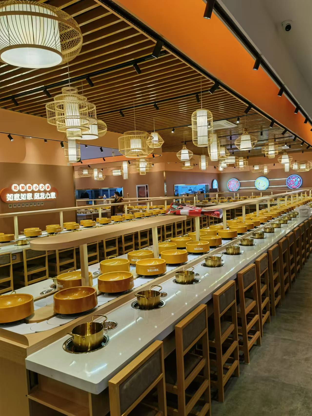 室内旋转小火锅茄子视频H网站