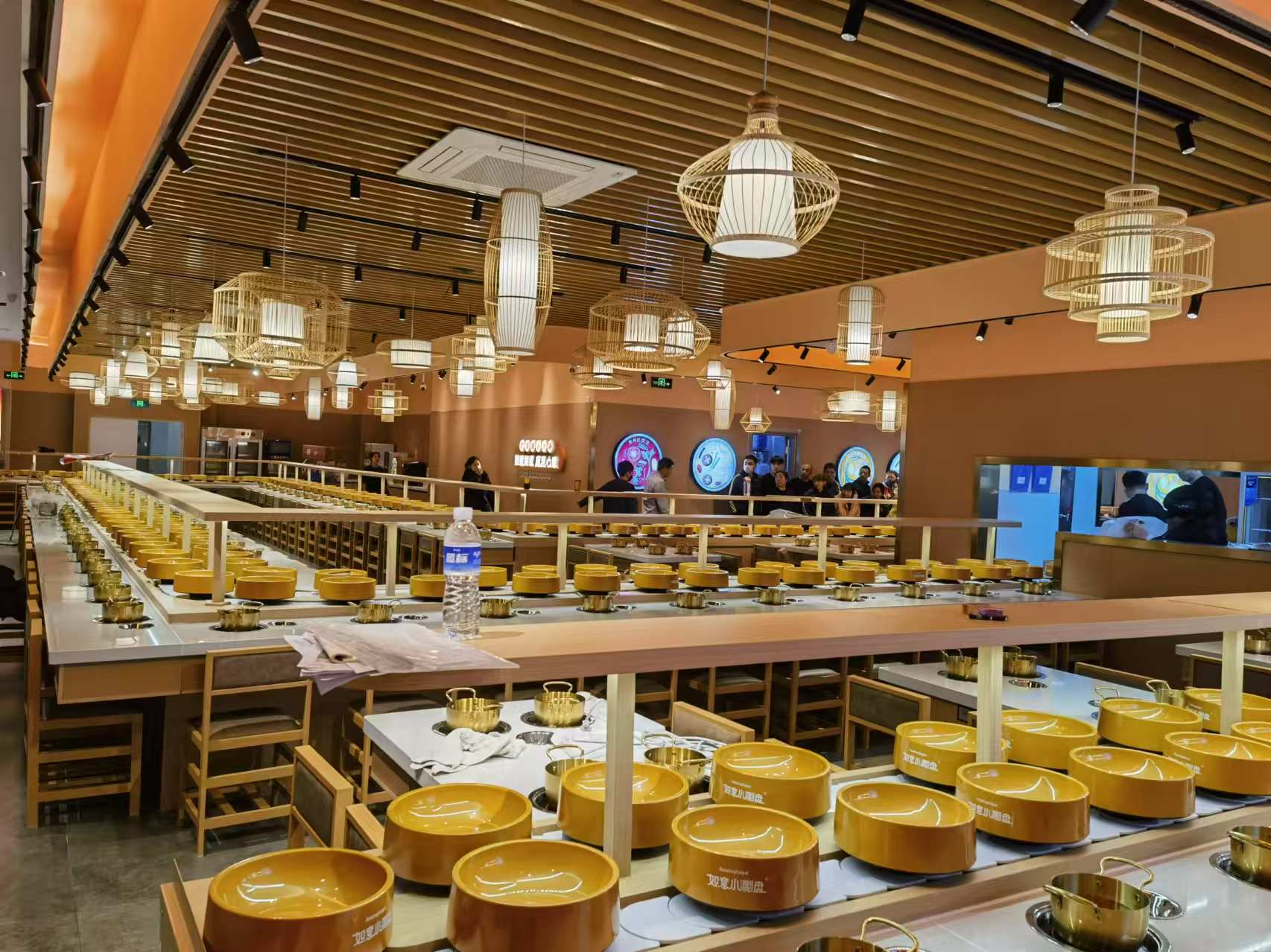 室内旋转小火锅茄子视频H网站